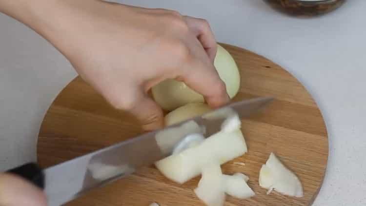 To cook, chop onion