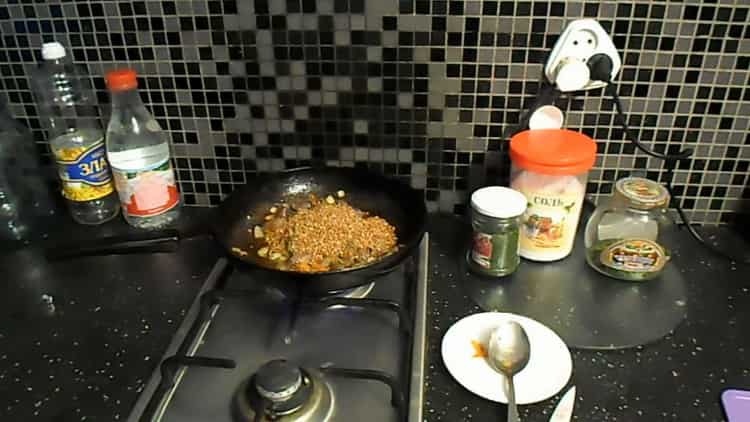 Combine the ingredients to make buckwheat