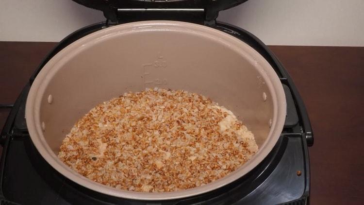 Para preparar trigo sarraceno, prepare los ingredientes.