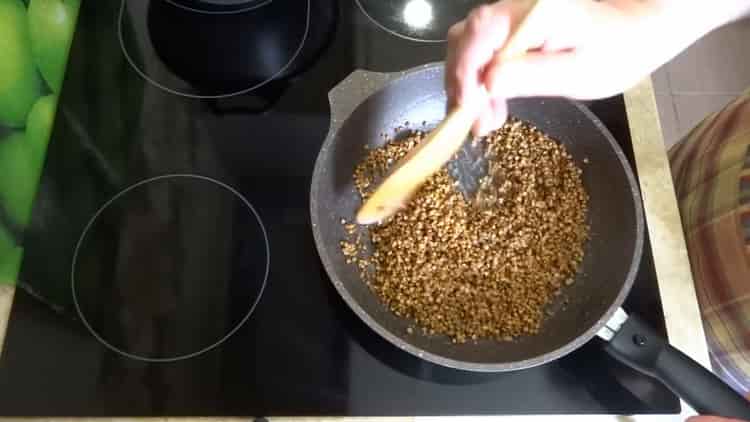 Pour cuisiner, faites frire le sarrasin