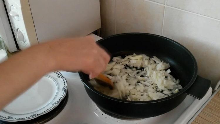 Cómo cocinar trigo sarraceno con champiñones y cebollas