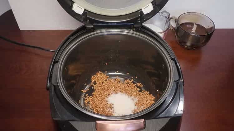 Cómo cocinar gachas de trigo sarraceno con leche en una olla de cocción lenta