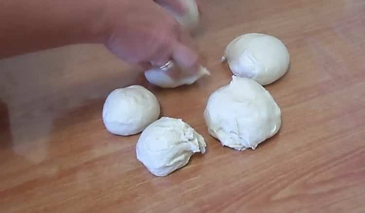 Divide the dough to make pies