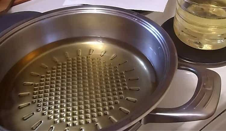 To make pies, heat the pan