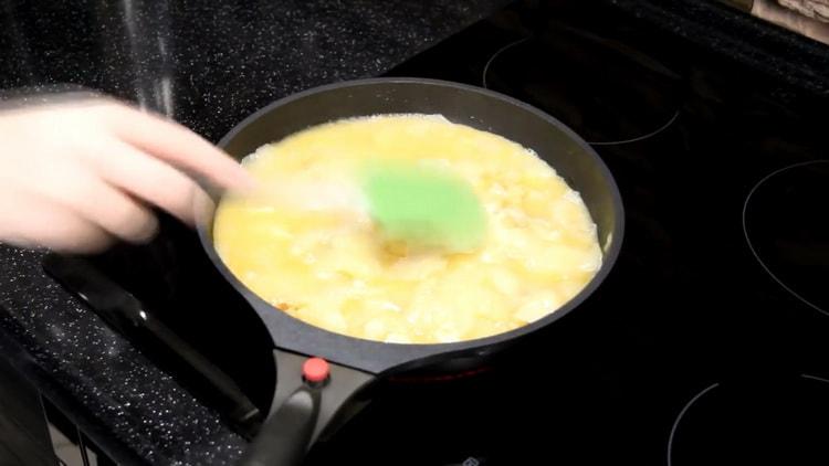 Prepara los ingredientes para la tortilla.