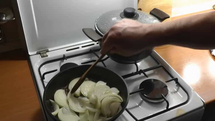 To make porridge, fry the onions