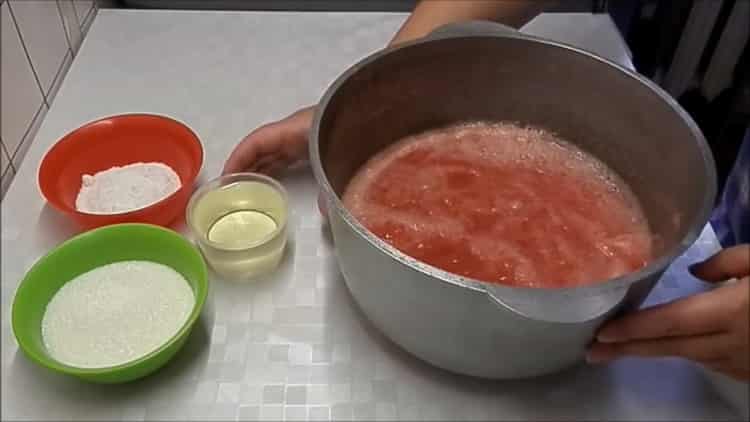 To prepare lecho, prepare the ingredients