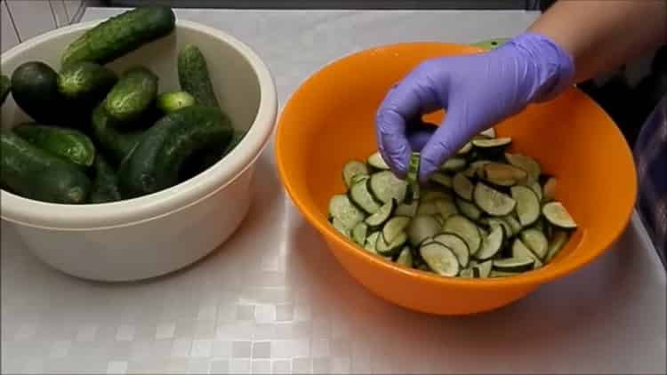 For cooking lecho chop cucumbers