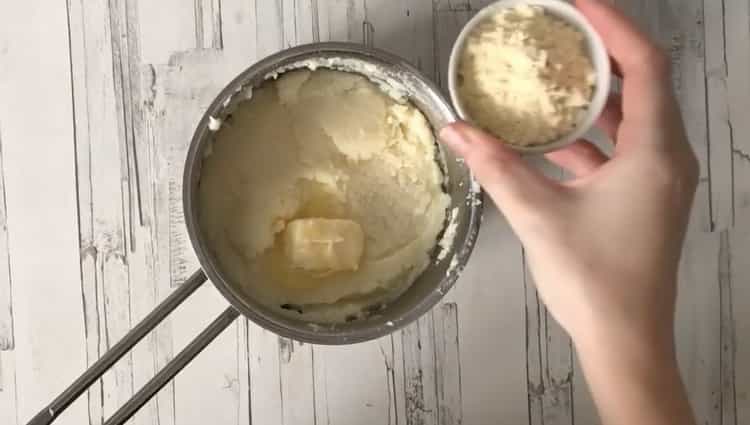 To make pudding, boil semolina