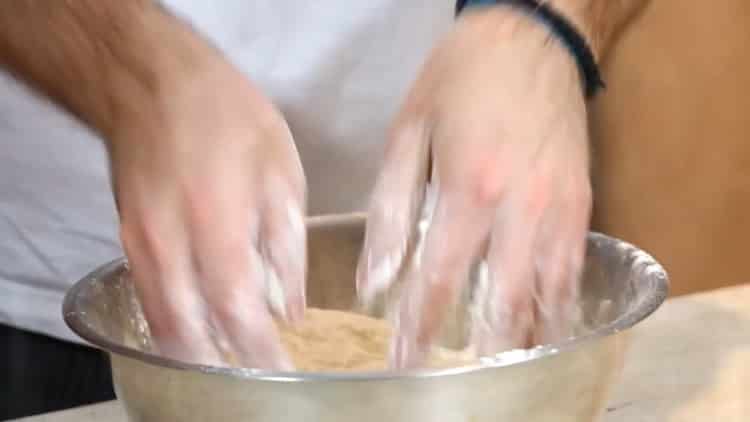 Prepara los ingredientes para la tortilla.