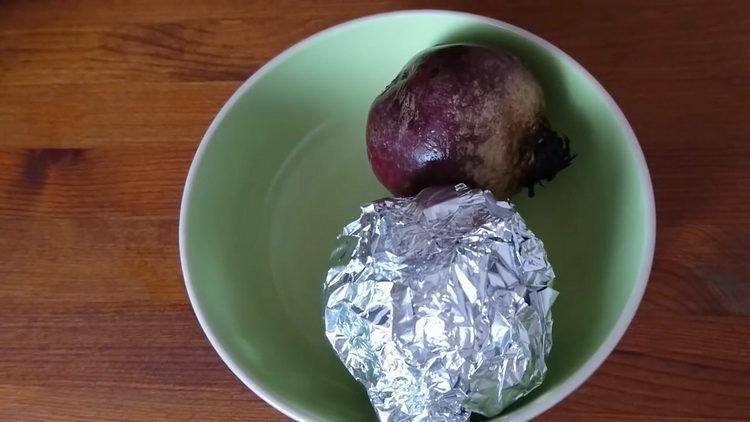 To prepare the beets, prepare the foil