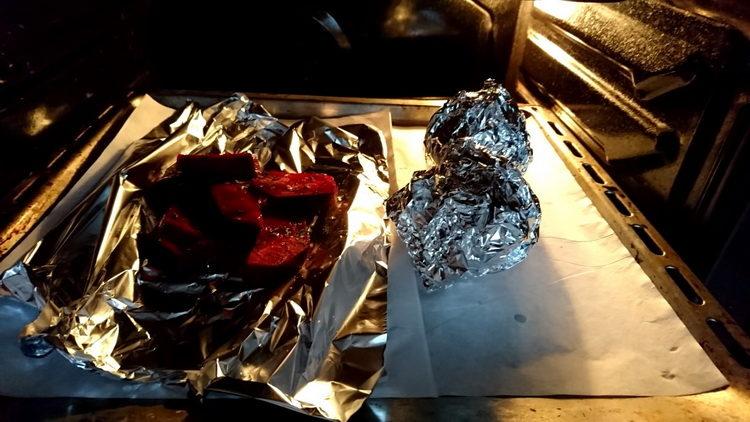 How to bake beets according to a step by step recipe with a photo