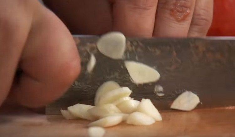 Finely chop the garlic.