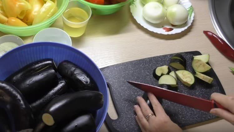 cut the eggplant into small pieces.
