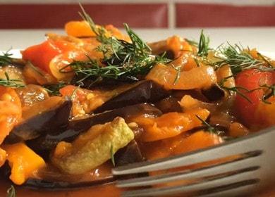 Tasty stewed eggplant with vegetables 