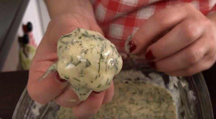 Every cabbage inflorescence is dipped in batter.