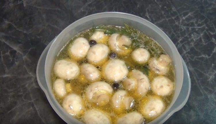 Τώρα ξέρετε πώς να μαγειρέψετε μανιτάρια champignon στο σπίτι.