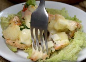 Pollo increíblemente sabroso con coliflor en el horno: cocine de acuerdo con la receta con una foto.