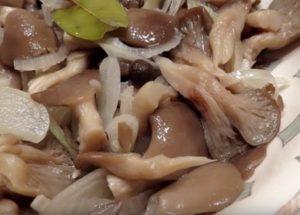 We prepare an armatoic marinade for mushrooms according to a step-by-step recipe with a photo.