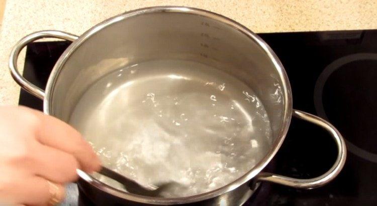 Bring the water to a boil.