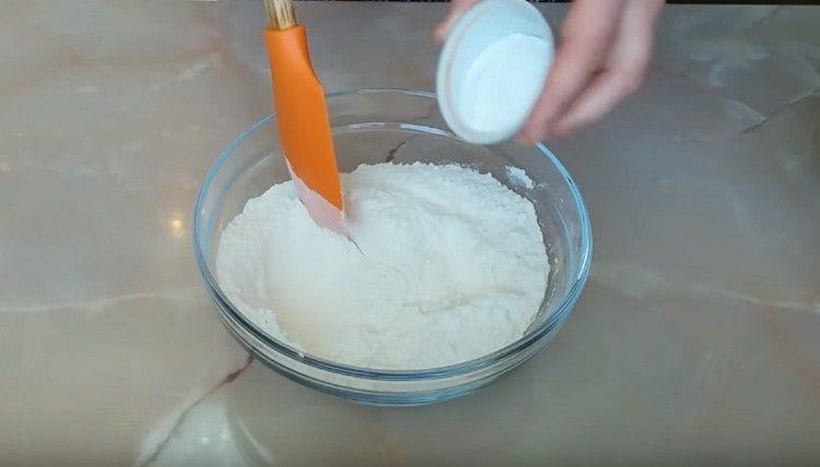 Mix the sifted flour with baking powder.