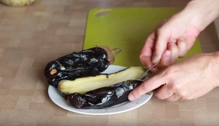 Using a spoon, select the flesh from the eggplant.