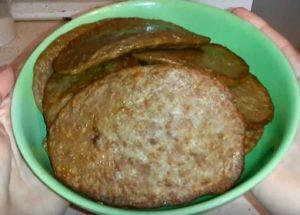 Cooking delicious beef liver pancakes: recipe with step by step photos.