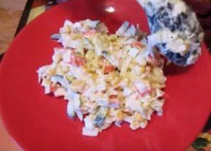 We prepare a delicious lean salad with crab sticks according to a step-by-step recipe with a photo.