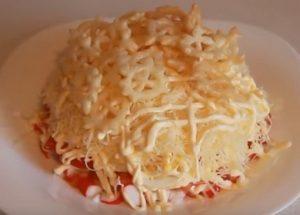 We prepare a simple salad with crab sticks according to a step-by-step recipe with a photo.