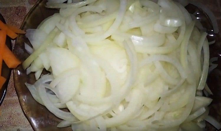 Cut the onion.