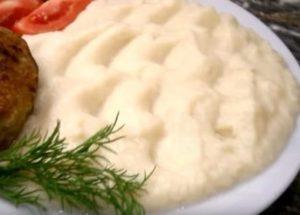 Googim masarap cauliflower puree ayon sa isang hakbang-hakbang na recipe na may isang larawan.