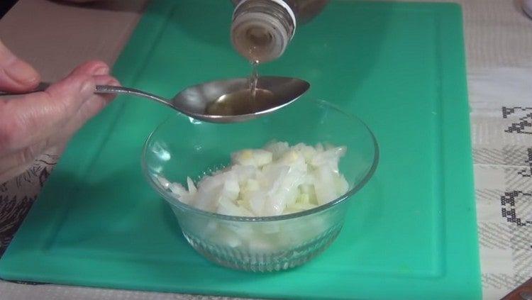 chop the onion and pickle in vinegar.