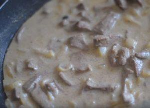 Tender pork liver in sour cream: we cook according to the recipe with a photo.