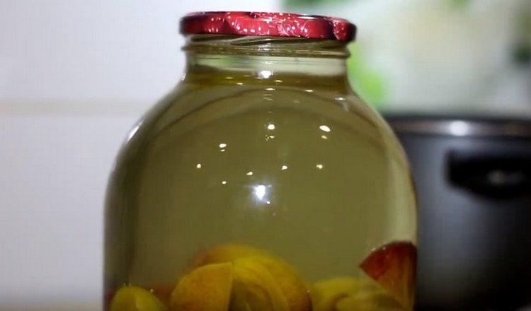 cover the jar with a lid and leave for 40 minutes.