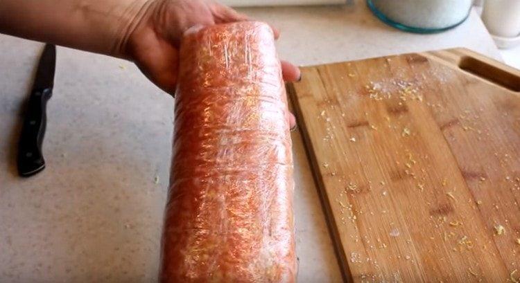Voici une recette simple pour faire du saumon salé à la maison.