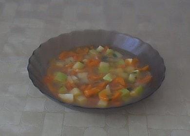 Soupe de courgettes et de pommes de terre aux légumes