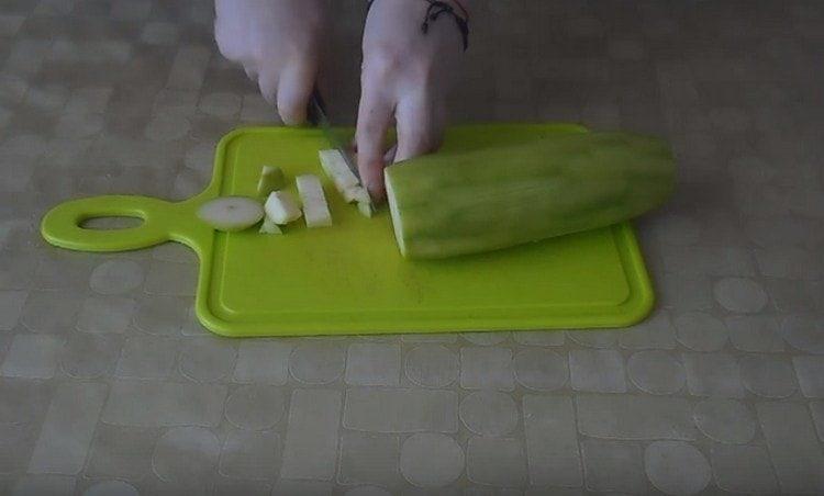 Dice the zucchini.