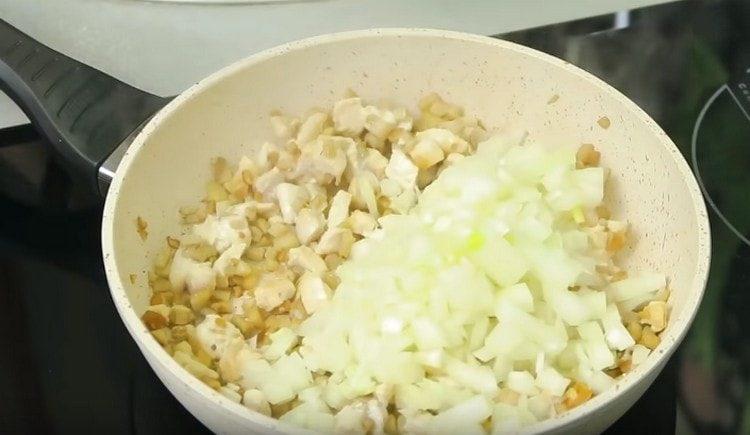 Add the onion to the pan.