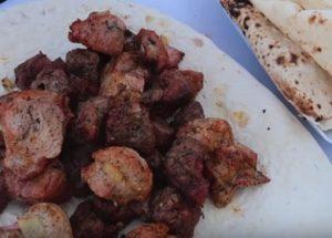 Cocinamos kebab en el tandoor correctamente: una receta detallada con fotos paso a paso.