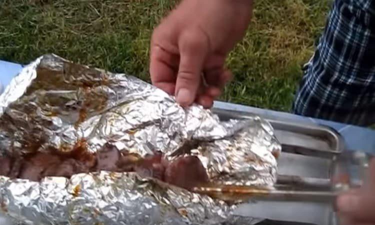 The dish is ready, the foil can be expanded.