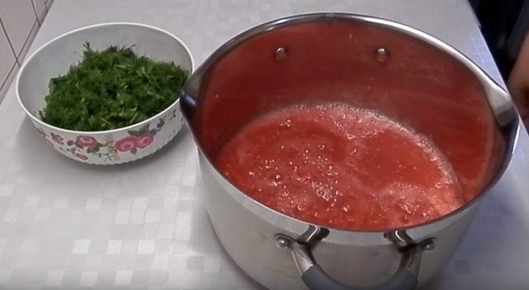 Versez la masse végétale obtenue dans la casserole.