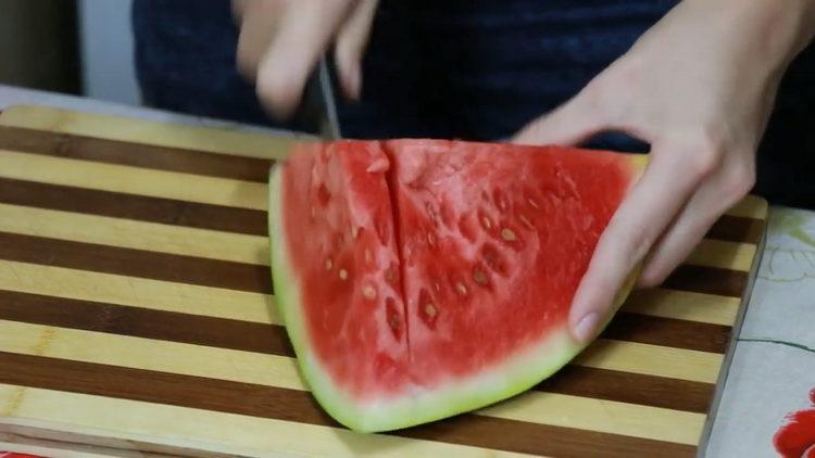 Hoe maak je een watermeloen smoothie, een eenvoudig recept