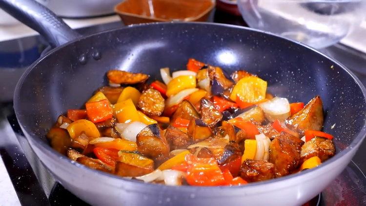 Eggplant in sweet and sour sauce according to a step by step recipe with photo