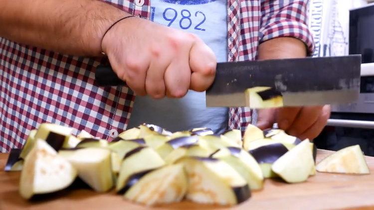 Cooking eggplant in sweet and sour sauce