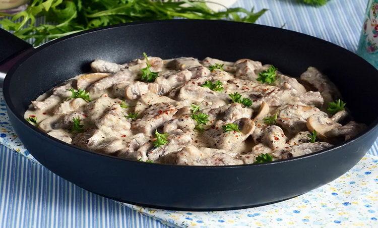 Delicious beef stroganoff with mushrooms - cook at home