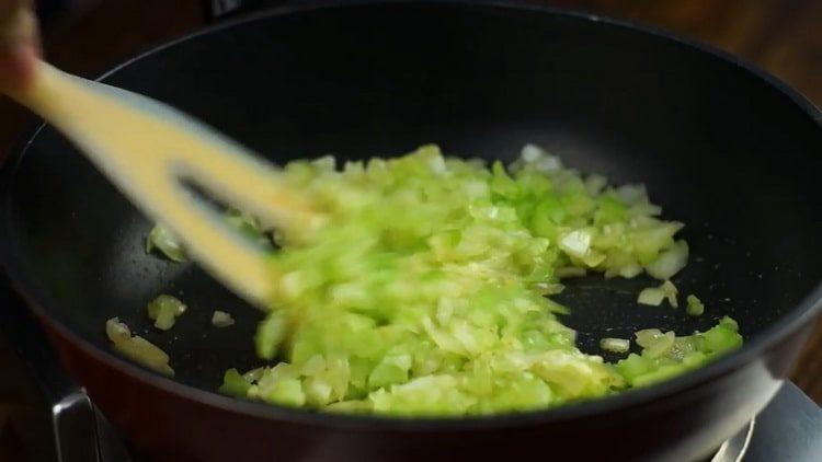 Fry celery to cook
