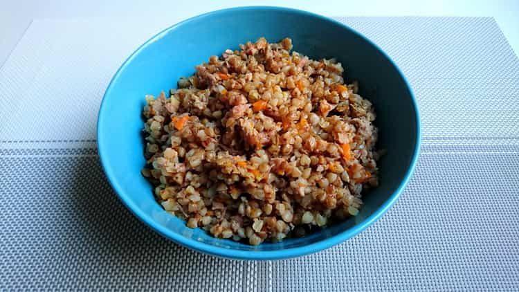 Buckwheat with stew - a quick dinner for the whole family