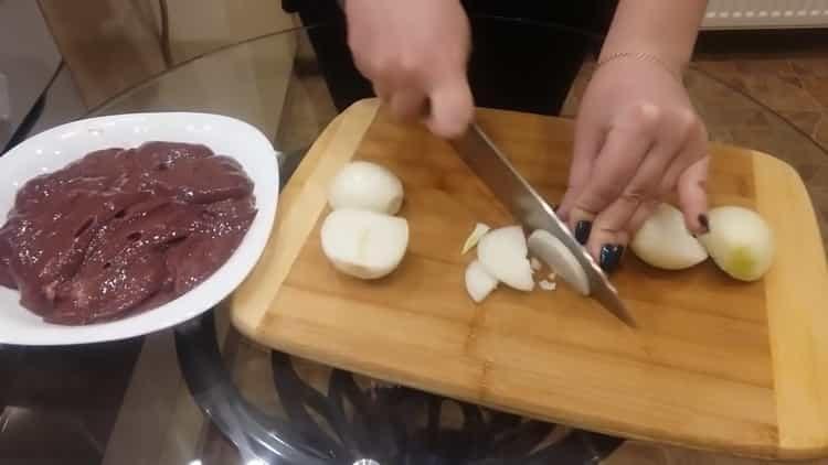 Prepara los ingredientes para cocinar.