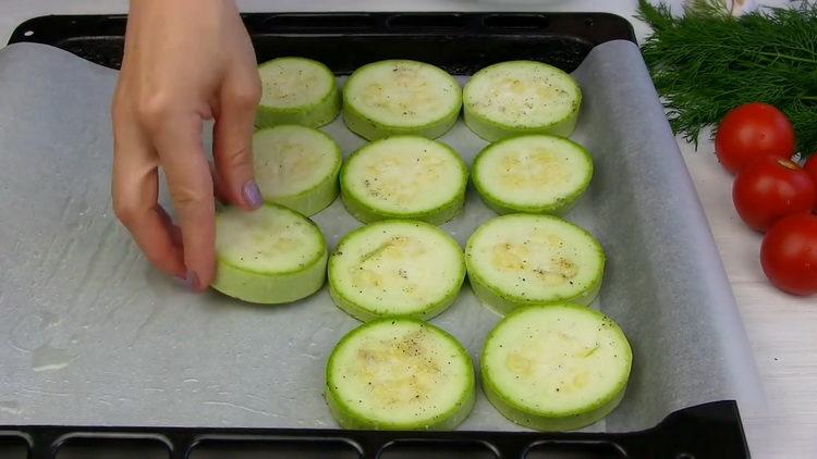 Put zucchini to cook