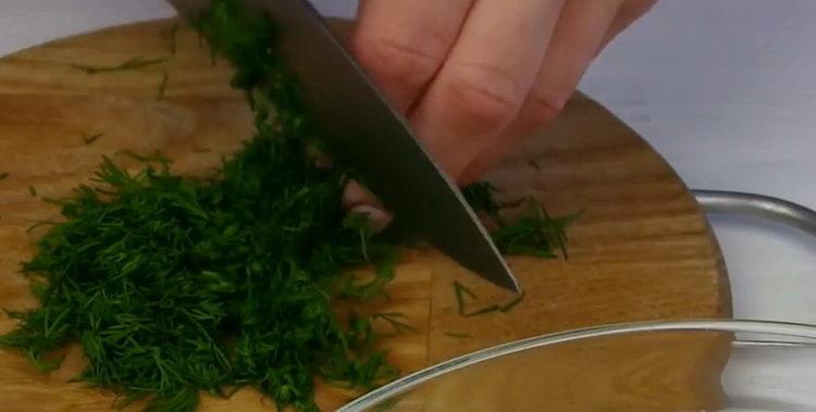 Pour la cuisson, couper les verts